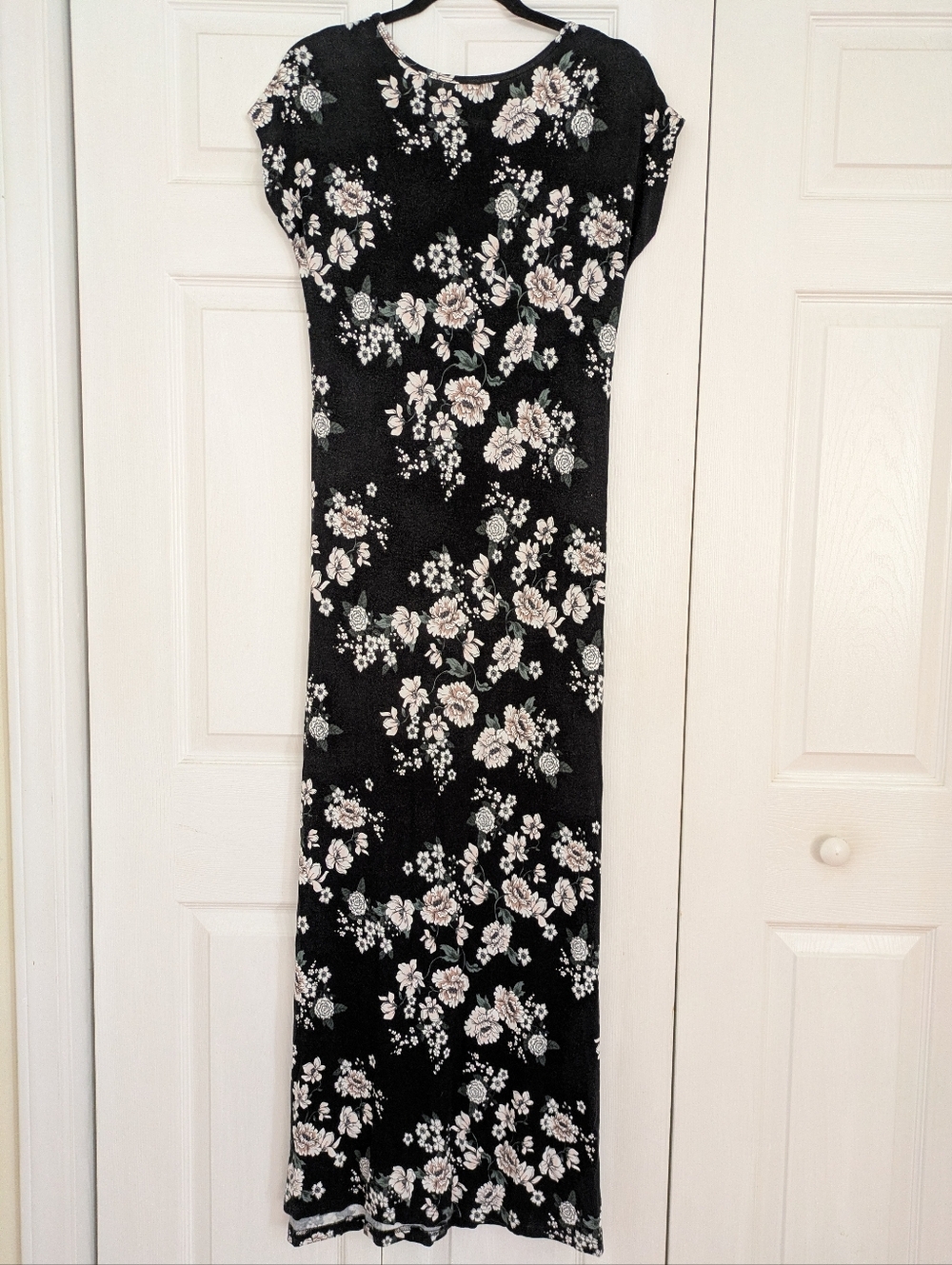 Latched Mama Maxi Nursing Dress - Black, White, & Blush Floral, M - Picture 2 of 5